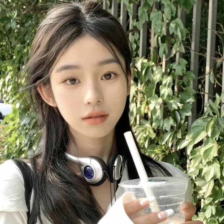 圈内顶流离婚传闻疯传，全网玩梗，连续多日引热议